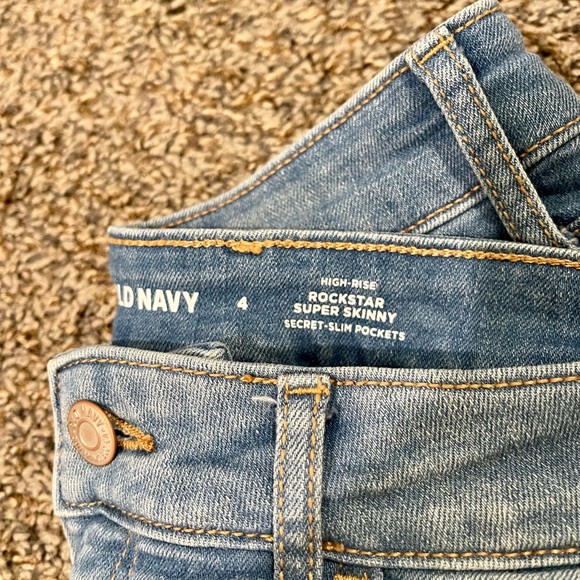 Old Navy Rockstar Super Skinny High Rise size 4 - Picture 2 of 3